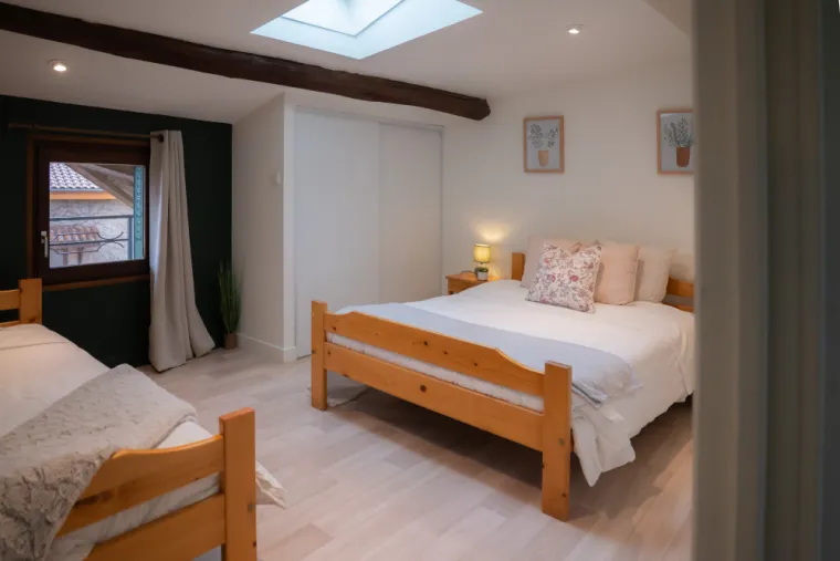 La chambre "Laurence" rénovée !, Grezieu-le-Marché, vers Saint-Martin-en-Haut, La Cour de Marius