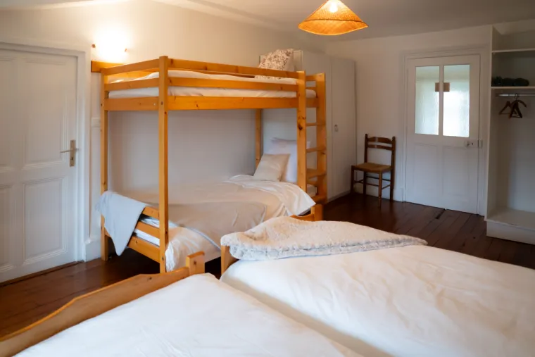 Réserver un gîte de domaine adapté aux séjours en groupes, Grezieu-le-Marché, vers Saint-Martin-en-Haut, La Cour de Marius